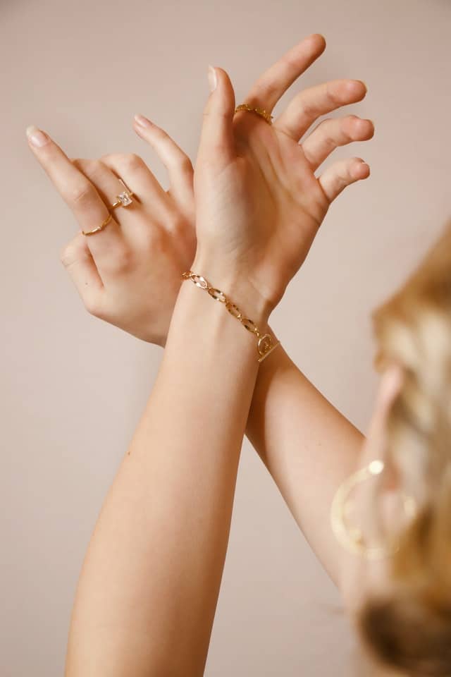 4 What Jewelry Sells Well Online