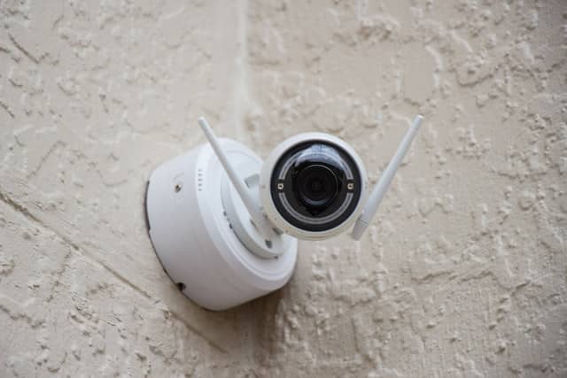 Wireless security cameras