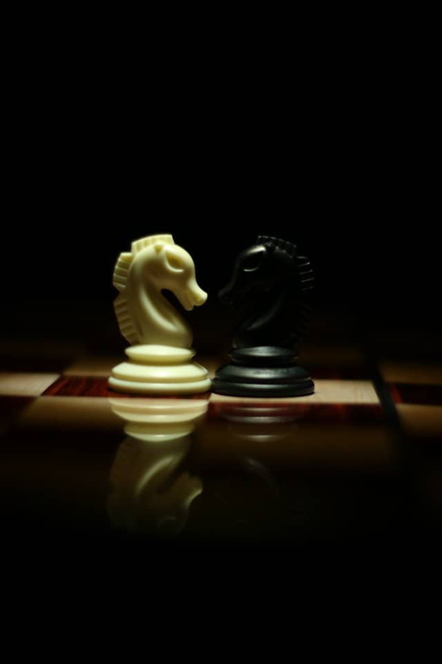 Chess Board 640 x 960 iPhone 4 Wallpaper