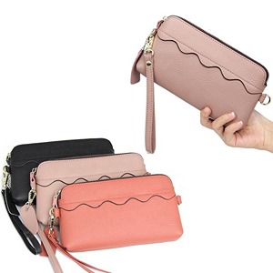 Wristlet purses