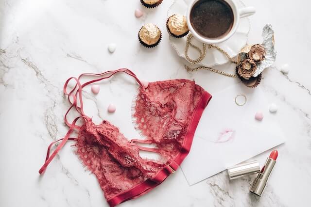 Choosing Bra Material Types: A Complete List