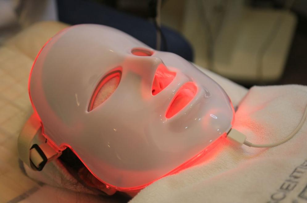 LED Light Therapy Mask