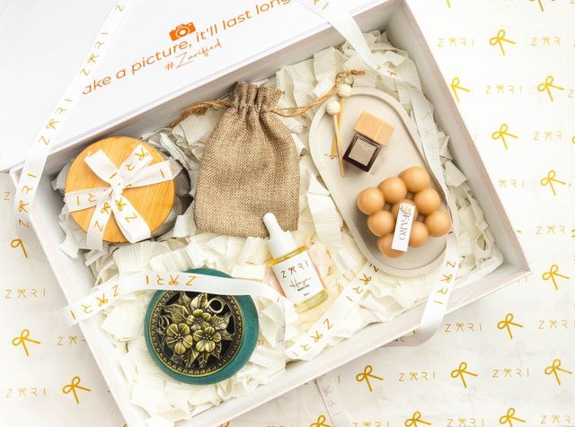 Gift boxes and curated sets