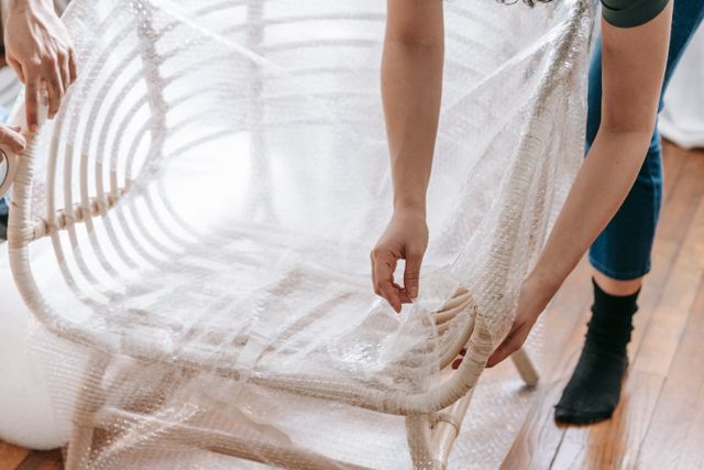 How to handle furniture damage, returns and disputes