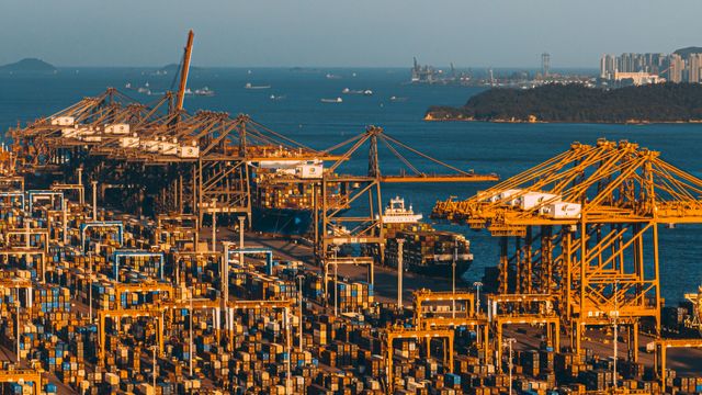 what is shared container shipping in china