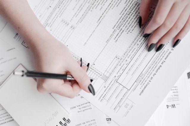 Cash-Flow Reserve & Payout Delays