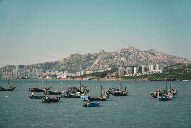 Red Sea Diversions Add Structural Delay