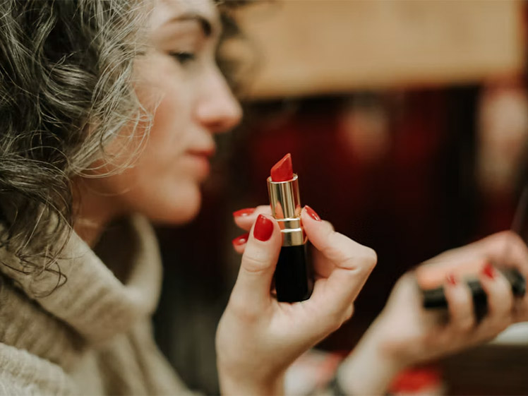 Launching Your Makeup Project with the Right Cosmetics OEM Manufacturer in China
